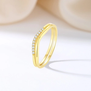 Double layered S925 sterling silver ring featuring a polished band and a cubic zirconia row