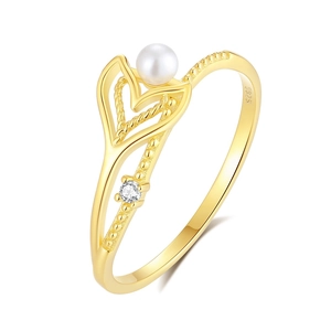 S925 silver gold fishtail ring with round white pearl and zircon on white background