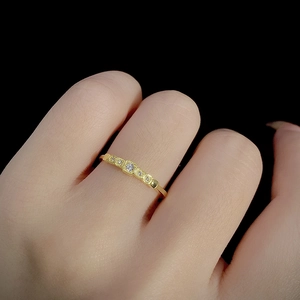 Elegant S925 silver gold-plated ring with five geometric square-set sparkling stones