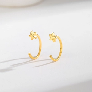Minimalist S925 sterling silver gold-plated C-shaped hoop earrings with star detail