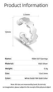 Détail montrant les dimensions et le poids du ear cuff alvéolé en argent S925