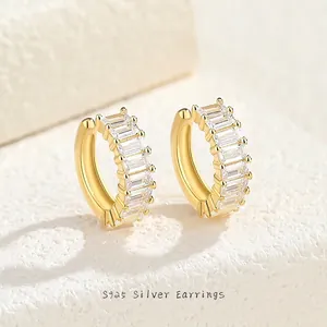 Boucles d'Oreilles Ear Cuff en Forme de C en Argent Sterling S925 pour Femmes Bijoux Minimalistes avec Zirconia Baguette