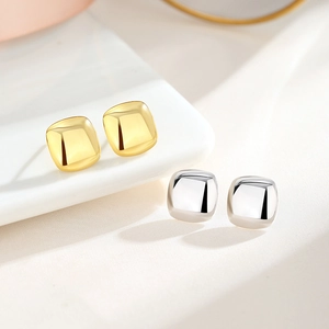 Orecchini a perno quadrati minimalisti in argento S925 con finitura a specchio oro e argento