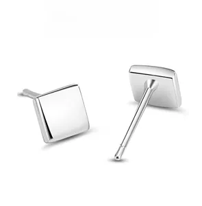 Detailed view showing the mirror-polished square S925 silver stud earrings from both sides