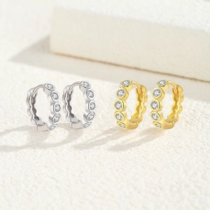 Elegant S925 silver hoop earrings with pavé zircons in gold and silver finishes