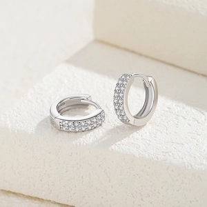 Eleganti orecchini a cerchio in argento sterling S925 con doppia fila di zirconi luminosi