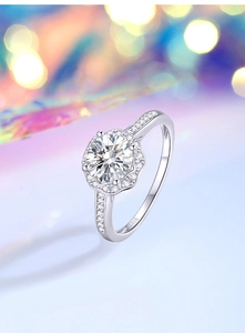 Makroaufnahme von S925 Sterlingsilber Ring mit Halo-Diamanten und S925-Stempelprägung