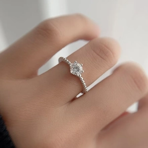 Elegant S925 silver 5mm moissanite ring with six-prong setting and beaded bubble band