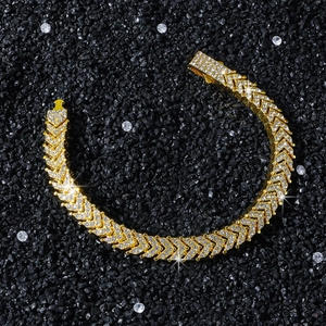 Hip hop vergulde armband met visstaart schakels en volledige zirkoon zettingen