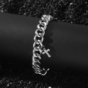 Bracciale a catena cubana in acciaio inossidabile lucido con piccolo ciondolo a croce