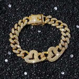 Bracciale a catena cubana hip hop da uomo in oro con ciondoli a cuore e zirconi lucenti