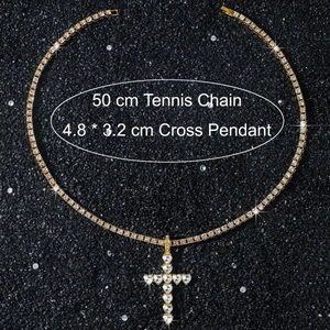 Détail du collier tennis doré de 50 cm et dimensions du pendentif croix en pierres
