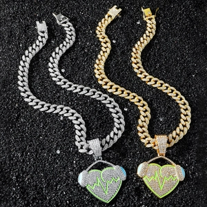 Collier hip hop pour homme avec pendentif casque et cœur serti de strass brillants