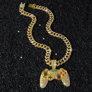 Collier Pendentif Manette de Jeu Hip Hop Iced Out Alliage de Zinc Strass Électroplaqué Chaîne Gourmette pour Hommes Bijoux Streetwear