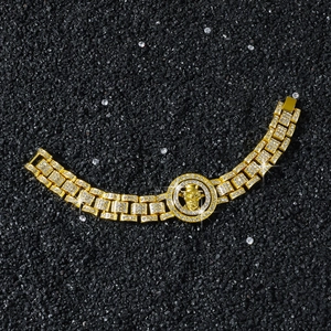 Bracelet hip-hop doré avec crâne rotatif serti de cristaux et pendentif chapeau haut