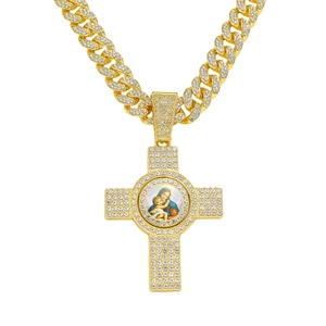 Collier croix Vierge Marie dorée avec chaîne cubaine sertie de cristaux pour hommes