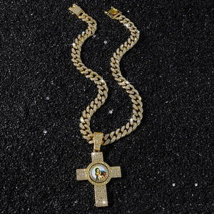 Collier Hip Hop Homme Iced Out Pendentif Croix Vierge Marie Alliage de Zinc Strass Médaille Vierge Marie Chaîne Mailles Cubaines Bijoux