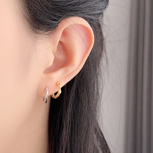 Créoles minimalistes en argent sterling S925 avec texture ondulée vintage en or et argent