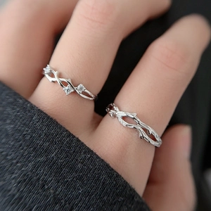 S925 sterling silver couple rings with vine texture and sparkling zircon stones