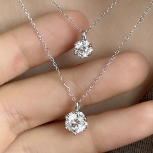 Classic 925 silver necklace featuring a 1-carat moissanite pendant with six-prong setting