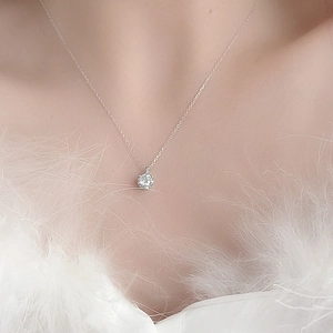 Classic 925 sterling silver necklace with 1 carat round brilliant cut moissanite pendant