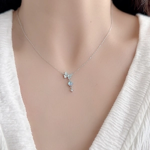 Collier papillon en argent sterling S925 avec pierre de lune et gemme bleue douce