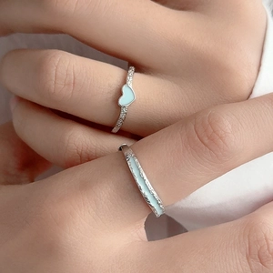 Bagues de couple en argent S925 avec émail cœur bleu et texture martelée