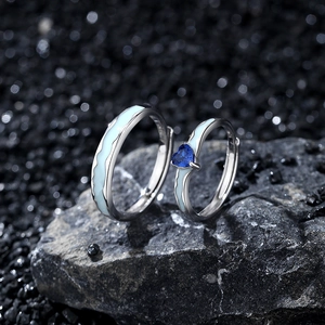 S925 silver couple rings set with blue heart zircon and wave enamel on dark rock