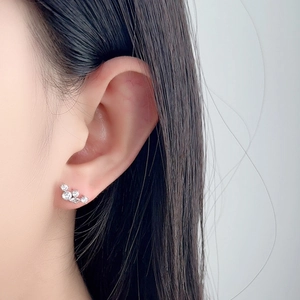 Minimalistische S925 Sterling Silber Ohrstecker mit Zirkonia-Cluster-Stern-Design