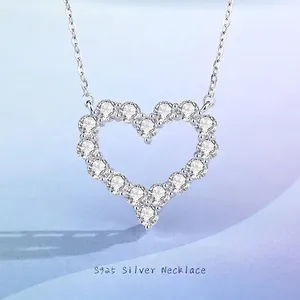 Collier Pendentif Cœur en Argent Sterling 925 Moissanite pour Femme Élégant en Forme de Cœur Creux Pavé Zirconia Bijoux Cadeau