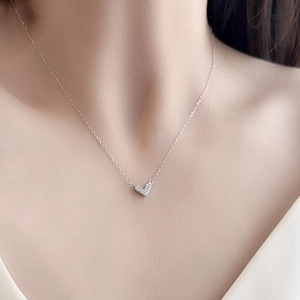 Elegant S925 sterling silver V-shaped heart necklace with sparkling zircon pavé