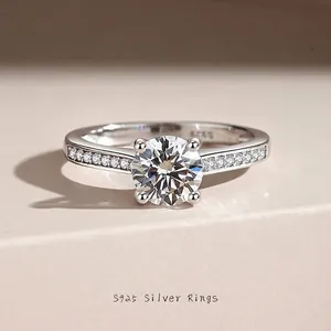 S925 Sterlingsilber Moissanit Ring Rund Vierkrallenfassung Solitär Mit Pave Strass Band Luxus Verstellbarer Schmuck