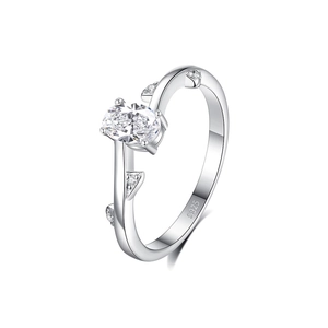 S925 sterling silver ring featuring an oval-cut gemstone and leaf-shaped branch accents