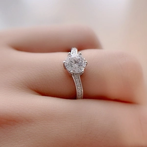 Classic 1 carat V-shaped six-prong moissanite ring in S925 sterling silver on finger