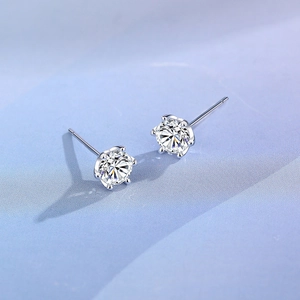 Boucles d'oreilles couronne à 6 griffes en argent 925 avec pierres rondes brillantes de 0,5 ct