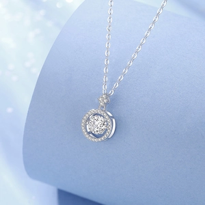 Elegante collana in argento S925 con pendente rotondo scintillante Dancing Stone