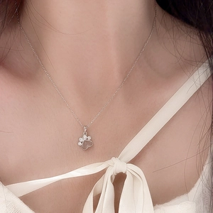 S925 silver necklace with heart-shaped cat paw pendant and white chalcedony stone