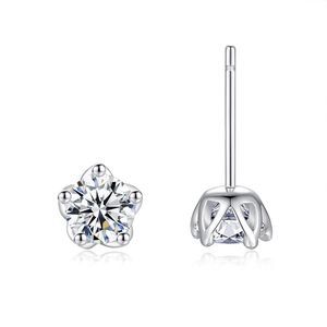 Elegant 925 silver five-claw flower stud earrings with brilliant moissanite stones