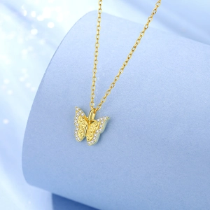 Elegante collana con ciondolo a farfalla in argento S925 con intarsio di zirconi dorati