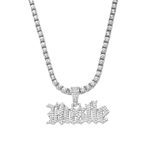 Chaîne tennis hip hop avec pendentif lettre HUSTLE argenté serti pour un style urbain