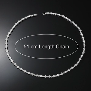 Collier de tennis argenté à une rangée avec zircons cristallins longueur de 51 cm