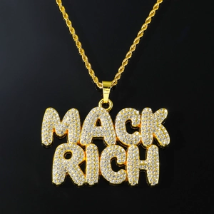 MACK RICH Buchstaben-Anhänger mit Zirkonia an goldener Kordelkette für Hip-Hop-Style