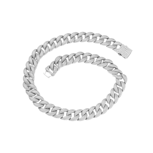 Détail de la chaîne cubaine 16mm en argent avec strass blancs brillants pour style hiphop