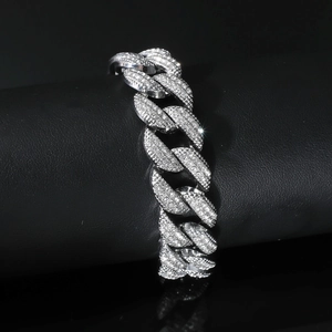 Lussuosa catena Cuban Link da 16 mm con diamanti bianchi scintillanti incastonati