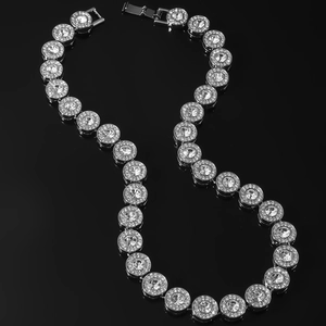 Collier chaîne cubaine hip hop argentée avec maillons ronds et cristaux brillants sertis