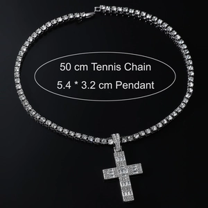 Dettaglio catena tennis argento 5mm con ciondolo a croce da 5,4cm e dimensioni