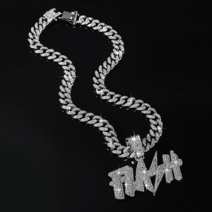 Collier chaîne cubaine argent hip hop avec pendentif lettre FLASH et strass brillants