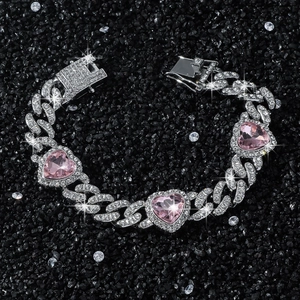 Iced-Out Panzerarmband mit rosa Herz-Steinen und Silberbeschichtung für Hip-Hop-Style