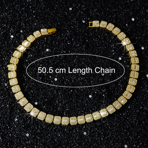 Detailansicht der 50,5 cm Goldkette im Hip-Hop-Stil mit Kristallen im Smaragdschliff