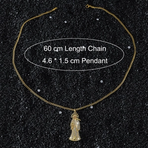 Détails du pendentif faucheuse dorée avec zircons blancs et dimensions du produit